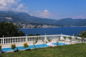 Mountain bay views apartments